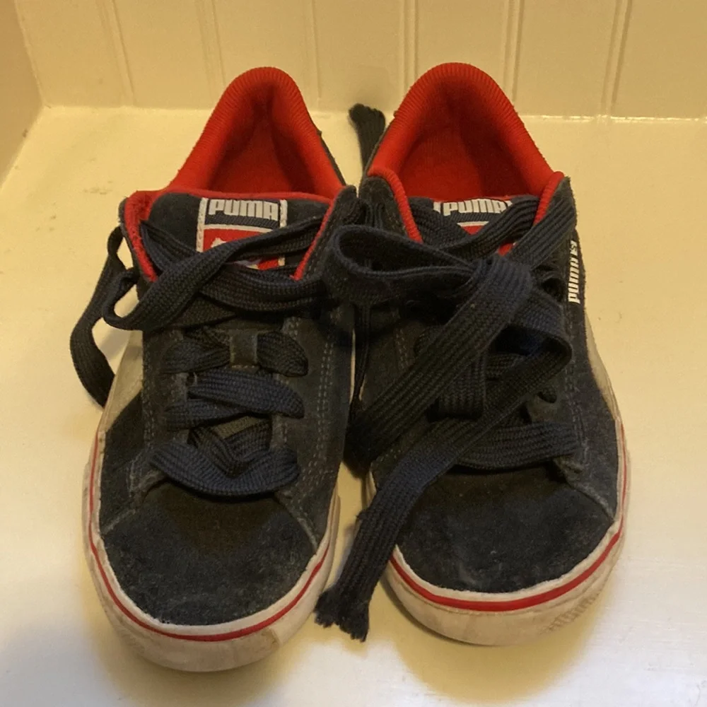 Vintage Puma suede sneakers size 2